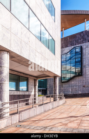 A modern office building, HQ of Atradius, a credit insurance company, in Cardiff Bay, Wales. Stock Photo