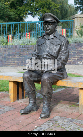 statue of captain mainwaring of dads army bbc comedy series, thetford ...