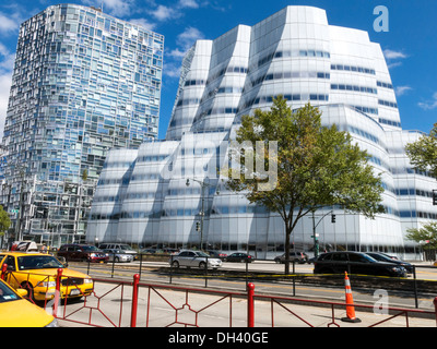 Frank gehry building west side hi-res stock photography and images 