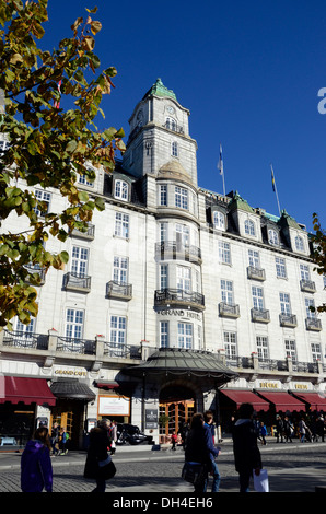 Grand Hotel Karl Johans Gate the main thoroughfare in central Oslo leading to the Royal Palace, Oslo, Norway Stock Photo