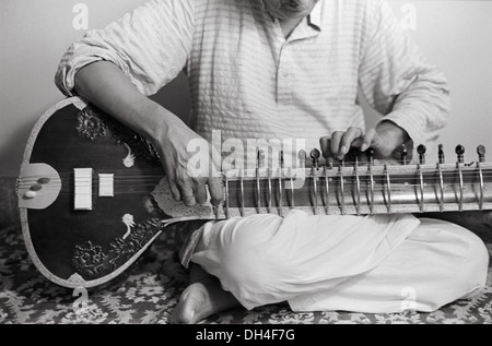 ustad amjad ali khan playing musical instrument sitar India Stock Photo