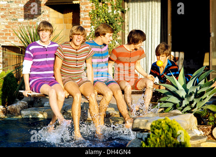 HERMAN'S HERMITS UK pop group about 1968. From left: Peter Noone, Karl Green, Derek Leckenby, Keith Hopwood, Barry Whitwam Stock Photo