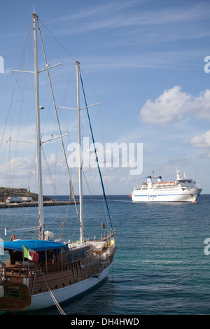 Lampedusa harbour, the largest island of the Italian Pelagie Islands in the Mediterranean Sea Stock Photo