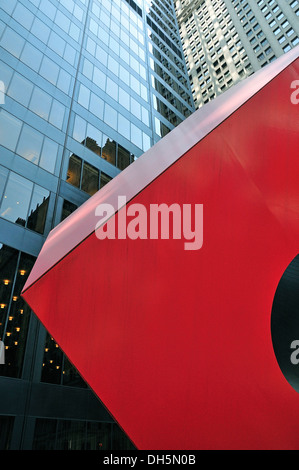 Sculpture 'Red Cube' by Isama Noguchi in front of a Brown Brothers Harriman & Co, BBH, bank building, Financial District Stock Photo