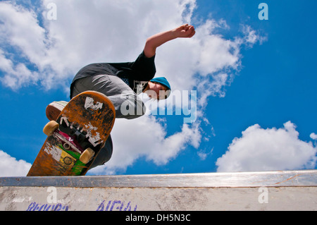 12-year-old, Skater, boy, skateboard, boardslide, skateboard ground ...