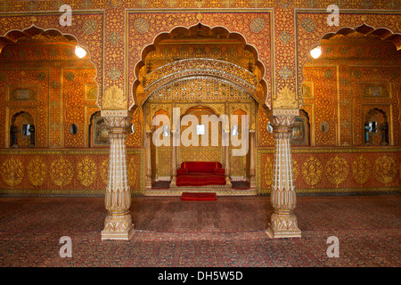 Private audience hall, Anup Mahal, with a niche for the Maharaja to sit, City Palace of Bikaner, Junagarh Fort, Bundi, Rajasthan Stock Photo