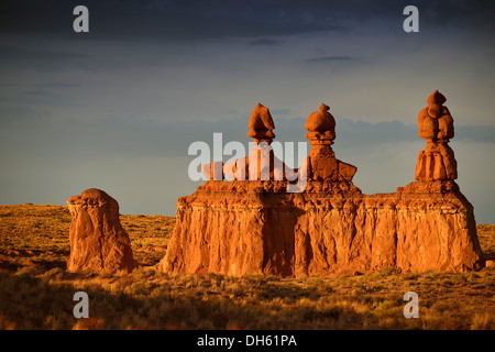 Three Sisters rock formations, thunderstorm, eroded entrada sandstone hoodoos and rock formations, Goblins Stock Photo