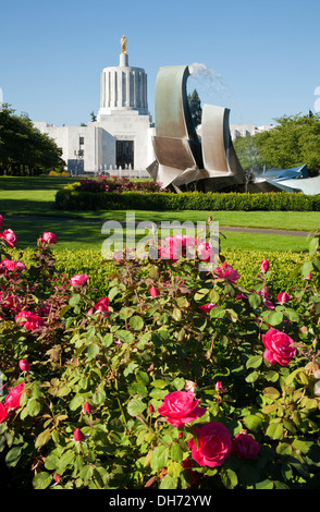 OREGON - Roses blooming near Sprague Fountain on the Capitol Mall near the Legislative Building at the state capitol in Salem. Stock Photo