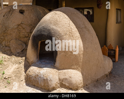 Clay oven in historic Taos Pueblo, Taos, New Mexico, USA Stock Photo