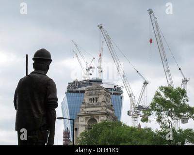 Memorial to Building Worker Tower Hill London England (Building Workers killed in accidents on construction sites in the UK) Stock Photo