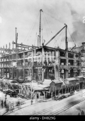 Woolworth Building being constructed December 28, 1911, New York City. Stock Photo