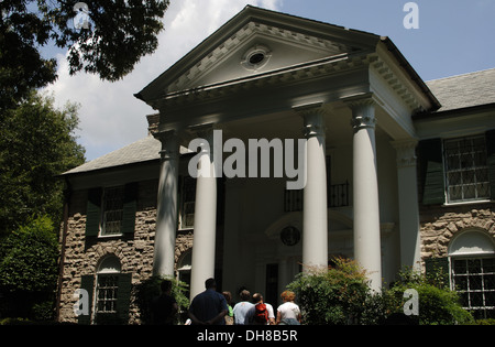 Tennessee. Memphis. Graceland Mansion to Elvis Presley (1935-1977). Outside. USA. Stock Photo