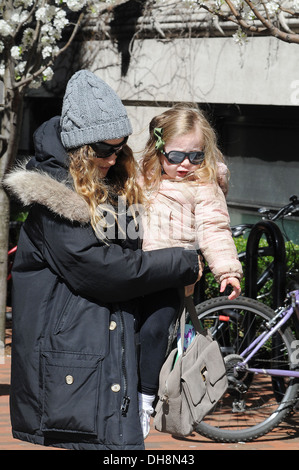 Sarah Jessica Parker carrying daughter Marion Loretta Elwell Broderick