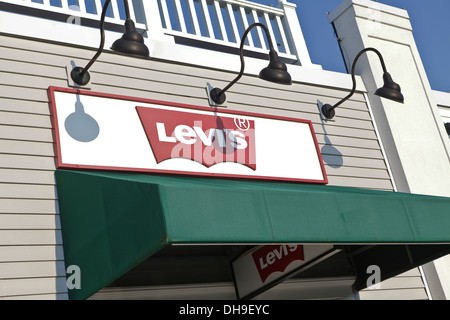 A Levi's Outlet store is pictured at Lee Premium Outlets in Lee (MA Stock  Photo - Alamy