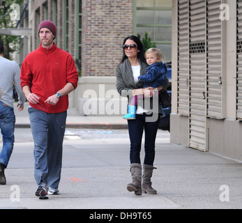 Jason Hoppy his wife Bethenny Frankel and their daughter Bryn go for a