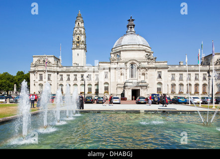 Fountains in front of the Cardiff City Hall, Cardiff Glamorgan South Wales GB UK EU europe Stock Photo