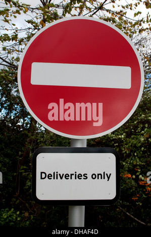 No Entry road sign for lorries over 7 5 Tonnes - Except buses and for ...