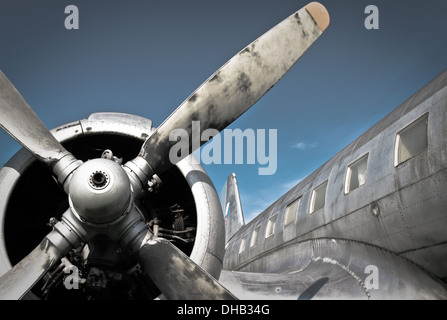 Engine and propeller closeup from retro airplane Stock Photo - Alamy
