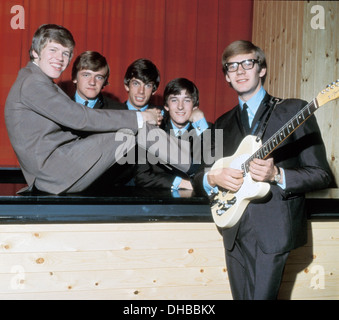 HERMAN'S HERMITS  UK pop group in 1964. From l: Herman Noone, Karl Green, Barry Whitam, Keith Hopwood, Derek Leckenby Stock Photo