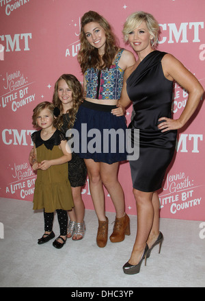 Jennie Garth and her Daughters Luca Bella, Lola Ray, Fiona Eve Facinelli Jennie Garth's 40th Birthday Celebration & Premiere Stock Photo