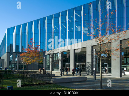 Manchester Metropolitan University Business School (Arch. Feilden Clegg Bradley, 2012), Manchester, England, UK Stock Photo