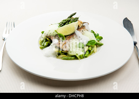 Sea bass fillet with asparagus