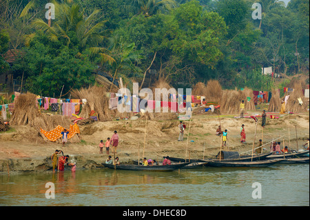 Village on the bank of the Hooghly River, part of the Ganges River, West Bengal, India, Asia Stock Photo