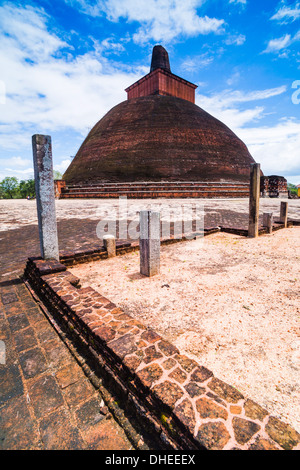 Jetvanarama Dagoba (Jetvanaramaya Stupa), Anuradhapura, UNESCO World Heritage Site, Sri Lanka, Asia Stock Photo