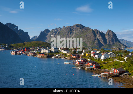 The picturesque fishing village of Reine, Moskenesoy, Lofoten, Nordland, Norway, Scandinavia, Europe Stock Photo