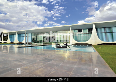 Brazil, Brasilia, Alvorada Palace, Presidencial residence, residence of the brazilian President, Dilma Rouseff, outside view, architecture, Oscar Niemeyer, 1958, glass, white, bright, Brazil 2014, travel destinies in Brazil, architecture in Brasilia, capit Stock Photo