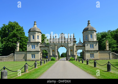 Entrance gate to 16th century Burghley House, Stamford, Lincolnshire ...