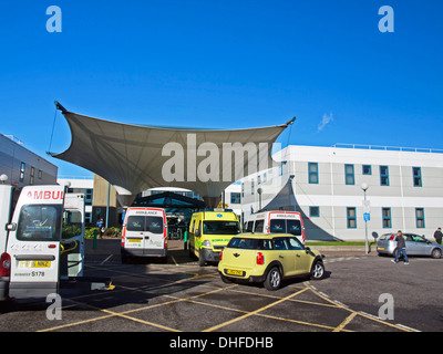 Ambulances parked in front of Queen Elizabeth Hospital, Woolwich, South East London, Greater London, England, United Kingdom Stock Photo