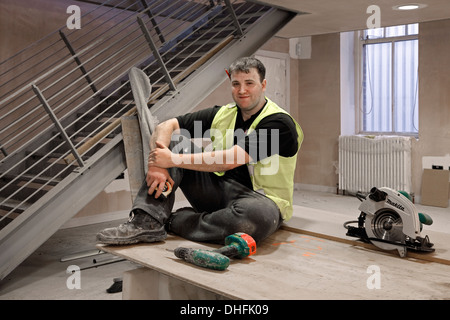 Graeme Adam, Joiner, at work in Fairfield, renovation, Govan Road, Glasgow Stock Photo