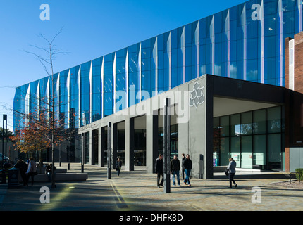 Manchester Metropolitan University Business School (Arch. Feilden Clegg Bradley, 2012), Manchester, England, UK Stock Photo