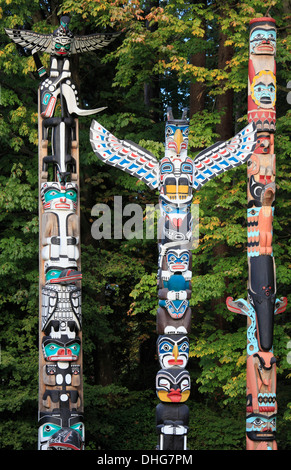 Vancouver Art, Vancouver Painting Watercolor Stanley Park Totem Poles,  Downtown Vancouver, Canada 8x10 Fine Art Print, Canada Art, Gift -   Canada