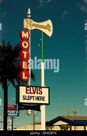 Old vintage motel sign 'Elvis slept here' Stock Photo