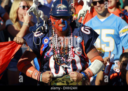 A Denver Broncos fan weers a big hat prior to the start of an NFL football  game between the Denver Broncos and the New York Jets Sunday, Oct. 17,  2010, in Denver. (AP Photo/ Barry Gutierrez Stock Photo - Alamy