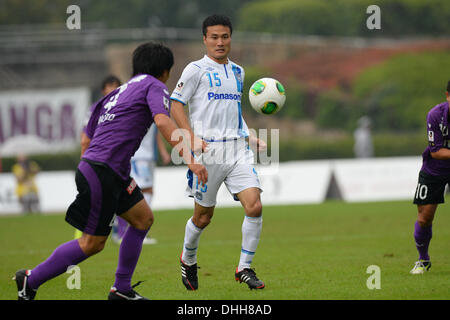 Kyoto, Japan. 10th Nov, 2013. Yasuyuki Konno (Gamba) Football / Soccer : 2013 J.League Division 2 match between Kyoto Sanga F.C 0-2 Gamba Osaka at Nishikyogoku Stadium in Kyoto, Japan . © AFLO/Alamy Live News Stock Photo