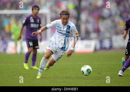 Kyoto, Japan. 10th Nov, 2013. Takashi Usami (Gamba) Football / Soccer : 2013 J.League Division 2 match between Kyoto Sanga F.C 0-2 Gamba Osaka at Nishikyogoku Stadium in Kyoto, Japan . © AFLO/Alamy Live News Stock Photo