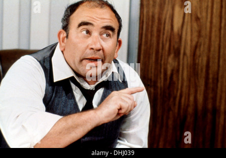 MARY TYLER MOORE SHOW (TV) (1970-1977) EDWARD ASNER, MTMS 010 MOVIESTORE COLLECTION LTD Stock Photo