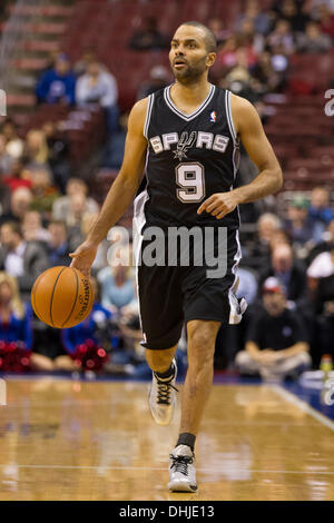 November 11, 2013: San Antonio Spurs point guard Tony Parker (9) brings the ball up the court during the NBA game between the San Antonio Spurs and the Philadelphia 76ers at the Wells Fargo Center in Philadelphia, Pennsylvania. The Spurs win 109-85. (Christopher Szagola/Cal Sport Media) Stock Photo