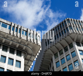 Ministry of Justice, 102 Petty France, London, United Kingdom. Architect: Aukett Fitzroy Robinson, 1976. Abstract detail of conc Stock Photo