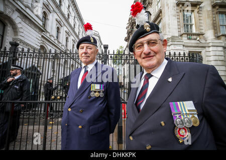 London, UK. 12th November 2013. Royal Fusiliers Protest outside Downing Street in London Credit:  Guy Corbishley/Alamy Live News Stock Photo