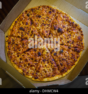 Dominos pizza box hi-res stock photography and images - Alamy