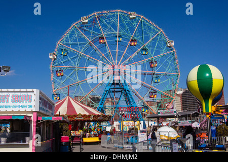 Wonder Wheel Ferris wheel ride, Coney Island, Brooklyn, New York, United States of America. Stock Photo