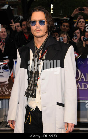 Johnny Depp UK premiere of 'Dark Shadows' at The Empire Cinema - Arrivals London, UK - 09.05.12  Featuring: Johnny Depp When: 09 May 2012 Stock Photo