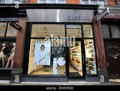 The Vidal Sasson salon in South Molton Street, Mayfair  * VIDAL SASSOON DEAD AT 84 Celebrated hair and fashion icon VIDAL SASSOON has died at the age of 84.   The veteran stylist passed away at his Los Angeles home on Wednesday (09May12) following illness Stock Photo