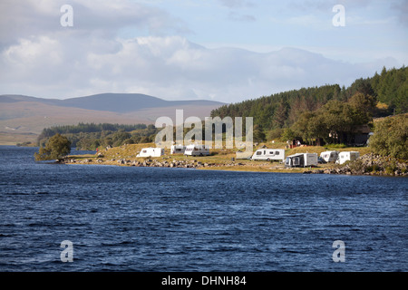 Loch Naver, Scotland. Picturesque view of Altnaharra Caravan Site on the edge of Loch Naver. Stock Photo