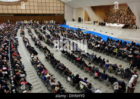 Rome, Italy. 9th November 2013. Rome meeting UNITALSI( Italian National Union for Transporting the Sick to Lourdes and International Shrines )   Pope Francis meet about 1000 sick people for the 110 years of UNITALSI 09 Nov 2013 Stock Photo