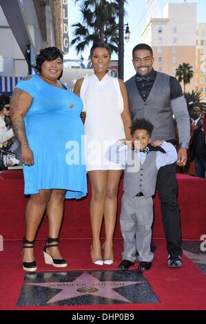 Los Angeles, CA, USA. 13th Nov, 2013. Julia Hudson, Jennifer Hudson, David Otunga Jr., David Otunga at the induction ceremony for Star on the Hollywood Walk of Fame for Jennifer Hudson, Hollywood Boulevard, Los Angeles, CA November 13, 2013. Credit:  Michael Germana/Everett Collection/Alamy Live News Stock Photo